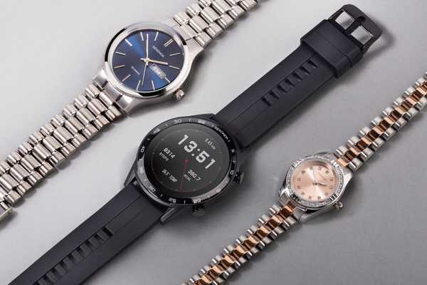 Two Sekonda stainless-steel watches with a Sekonda smartwatch with black silicone strap in the middle.